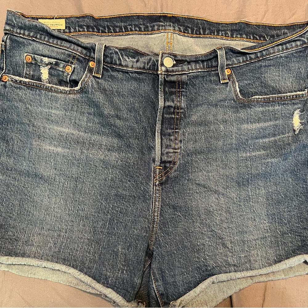 Levi’s 501 Women’s Plus Size Shorts 18W dark wash
